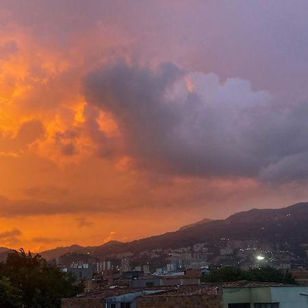 Selva House Bed and Breakfast Medellín Exteriör bild